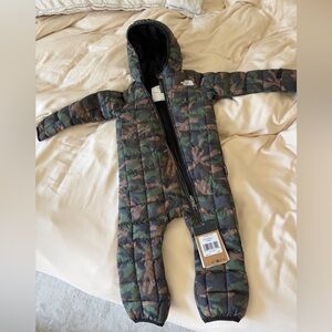 The North Face One-piece Bunting Snow suit